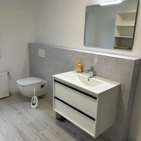 Baumann アパート Uhler